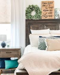20 Green Bedroom Décor Ideas For An At