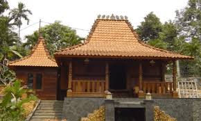 Joglo adalah rumah yang memiliki 4 tiang utama bagi daerah lain di indonesia dan termasuk rumah tradisional bagi masyarakat jawa. 11 Rumah Adat Jawa Tengah Nama Gambar Dan Penjelasannya