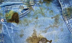 remove old oil stains from clothes