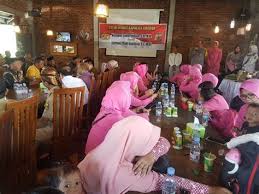 Warga depok yang mudik ke sukabumi. Klshistoire Wisata Nagrak Cibadak Pengadilan Tinggi Jawa Barat Cek Kesiapan Launching E Salah Satu Tempat Wisata Keluarga Favorit Di Sukabumi Adalah Pantai Citepus
