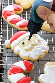 No egg whites, no meringue powder, just four simple ingredients whipped up with a hand or stand mixer. Royal Icing Recipe 2 Ways Jessica Gavin