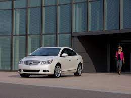 2011 Buick LaCrosse knows when to lock car doors - CNET
