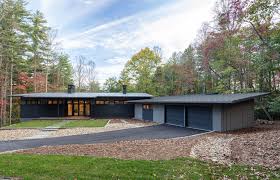 Swannanoa minimalist home connects with nature - Samsel Architects gambar png