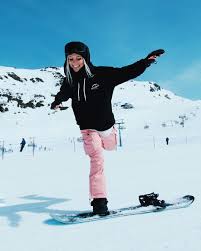 Download the perfect snowboard pictures. Snowboard Girl Snowboarding Women Snowboarding Outfit Snowboard Gear Women Snowboard Girl Snowboarding Wo Snowboarding Outfit Skiing Outfit Snowboarding Women