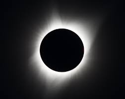 Hitta de bästa kostnadsfria bilderna med solförmörkelse 2020. Se Nasas Otroliga Bilder Av Solformorkelsen Kamera Bild