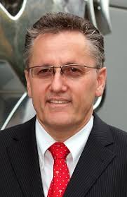Bernd Bach, 56, Direktor Vertrieb der Peugeot Deutschland GmbH in Köln, ...