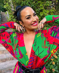 Demi lovato debuted a new haircut on her twitter feed. Style Demi Lovato Is Starting 2021 Off With A Pastel Pink Pixie Cut Pressfrom Us