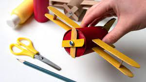 Como hacer un avion con papel resiclando. Hacer Un Avion Con El Carton Del Papel Higienico Y Palos De Polo Manualidad Facil Y Rapida