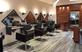 10 west salon in chagrin falls has