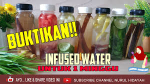 Infused water is taking over refrigerators near you and, if you're not already on board, then this may be the lemon infused water has been a staple within the wellness scene for years. 7 Resep Dan Segudang Manfaat Untuk Kesehatan Setelah Konsumsi Infused Water Nurul Hidayah