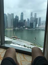 Visit singapore's most iconic hotel for the world's largest rooftop infinity pool, award winning dining, and a wide range of shopping and. Marina Bay Sands Pool So Bekommst Du Zutritt Zum Infinity Pool