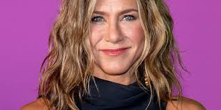 Whoa, jennifer aniston's hair is totally different now of course jennifer aniston's maid of honor was courteney cox the entire internet was fooled by this fake photo of jennifer aniston's wedding. How Jennifer Aniston Stays In Shape From Workout Regime To Diet