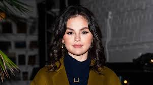 fans applaud selena gomez for flaunting
