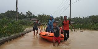 Berita dan informasi banjir karawang terkini dan terbaru hari ini detikcom : Banjir Di Karawang Meluas Seribuan Warga Mengungsi