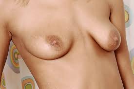 Brüste aussehen nackt