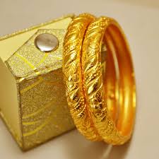 golden solid design bangles for women 1