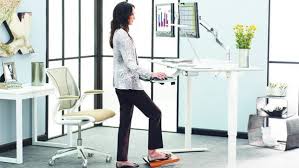 Using a sit/stand desk helps to counteract the negative health effects of a sedentary job. The Pros And Cons Of Sit Standing Desks Quills Uk