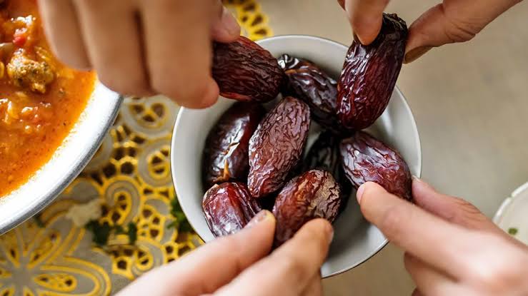 Supercharge Your Health with 5 Dates a Day: Here’s Why