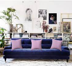 20 cojines para un sofá azul oscuro y