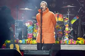Fake london genius | liam gallagher. Orange Is The New Khaki Thanks To Liam Gallagher S Hi Vis Parka At The One Love Manchester Concert London Evening Standard Evening Standard