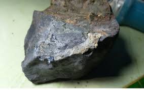 Harga emas mengikuti kondisi ekonomi masyarakat pada suatu tempat. Buzls Blog Ciri Ciri Batu Yg Mengandung Emas Batu Meteorit Bisa Ditemukan Di Bumi Apa Ciri Ciri Batu Meteorit Semua Halaman Bobo Kamu Hanya Perlu Mendekatkan Magnet Pada Emas Dan Melihat