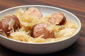 easy sausage bake with sauer and