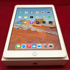 Apple - iPad6 32GB Wi-Fi+Cellular SIMフリーの通販 by une pomme｜アップルならラクマ