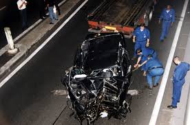 She had been riding in the backseat of a mercedes benz that was traveling at a high speed thought a tunnel in paris, france, when the driver lost control of. French Police Accused Of Hushing Up Key Witness From Night Of Princess Diana S Death By Top Investigative Reporter