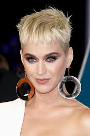 Forever the hair chameleon, katy perry tested the waters and rocked a blunt, platinum blond bob at the beginning of 2017, as reported by allure. 15 Blonde Pixie Haircuts Looks Like Katy Perry Lovehairstyles Com