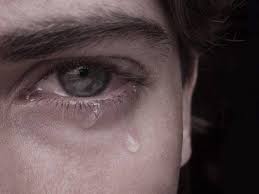 كــنـوز المـعرفـة - عندما يبكى الرجال !!! فمن المعروف دائما أن دموع المراة  هي سلاحها الذي يمكن لأمهر السباحين الغرق فيه ولكن هل تعلم أن الرجل ايضا قد  يبكى حيث أن البكاء