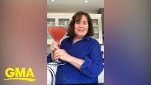 You've been invited to all of her fabulous parties, and now america's hostess with the mostess, ina garten, lifts the veil on all her tips, sharing techniques and incredibly elegant and easy recipes. Barefoot Contessa Ina Garten S All Time Favorite Desserts