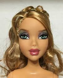 Blonde strands of hair are the thinnest of all natural colors, making the hair naturally fine and potentially prone to loss or thinning. Barbie My Scene Hollywood Bling Nia Doll Strawberry Blonde Hair Rare 68 33 Picclick Uk