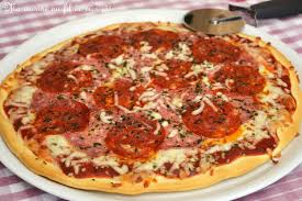 pizza au salami de milano et chorizo