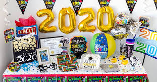 Cool distance senior party ideas / class of 2021 graduation party ideas your ultimate guide distinctivs party : Keep The Celebrations Going With These 2020 Grad Party Ideas Dollar Tree