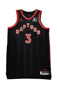 The raptors' home uniform in 1995 is unique: Toronto Raptors Release New Uniforms For The Next Nba Season Photos Offside
