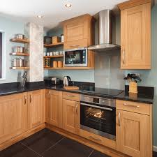 best colours to complement oak kitchens