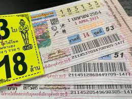 Young Chon Buri couple in debt win 12 million baht in Thai lottery | Thaiger