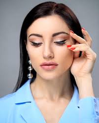 eye makeup tips to make small eyes