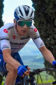 João almeida & remco evenepoel team work on monte zoncolan giro 2021. Remco Evenepoel Struggles On The Gravel Roads Of Giro Stage 11 Cyclingtips
