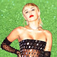 miley cyrus s sparkly green eye makeup