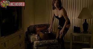 Naked Margaret Colin in The Missing Person < ANCENSORED