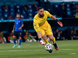 The football player is currently single, his starsign is pisces and he is now 22 years of age. Gianluigi Donnarumma Donnarumma Wechsel Zu Psg Vertrag Gehalt Und Medizincheck Account Ufficiale Di Gianluigi Donnarumma Portiere Acmilan E Azzurri Instagram Virall News Information