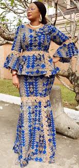 Mode de robe droite en pagne site de mode populaire. Pin By Merry Loum On Modeles De Taille Basse Latest African Fashion Dresses African Design Dresses African Maxi Dresses