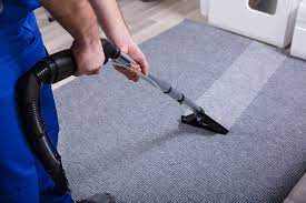 cleaning carpet cleaner