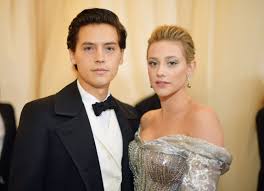 Cole and lili split before the pandemic hit, and have been quarantining separately. Cole Sprouse Disabled His Instagram Comments Riverdale Star S Lili Reinhart Relationship Status
