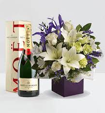 Looking for a variety of flowers in melbourne for birthdays, anniversaries or for no reason? Flower Delivery Melbourne Same Day Delivery Australia Wide