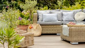 5 ways to spruce up your outdoor decor