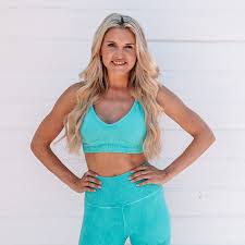 how fitness influencer rebecca louise