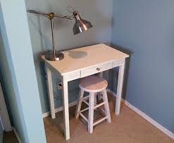 Here's how you can build the perfect desk for you with a few tools and some spare time. Build A Small Space Desk Diywithrick