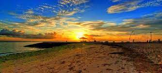 Pantai sanur dan pantai kuta menjadi ikon utama pulau dewata dari dulu hingga sekarang. 7 Pantai Sanur Bali Harga Tiket Masuk 2020 Sejarah Lokasi